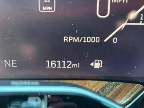 Used 2025 Cadillac Escalade Sport Platinum w/ LPO, Floor Liner Package AWD/4WD image 29