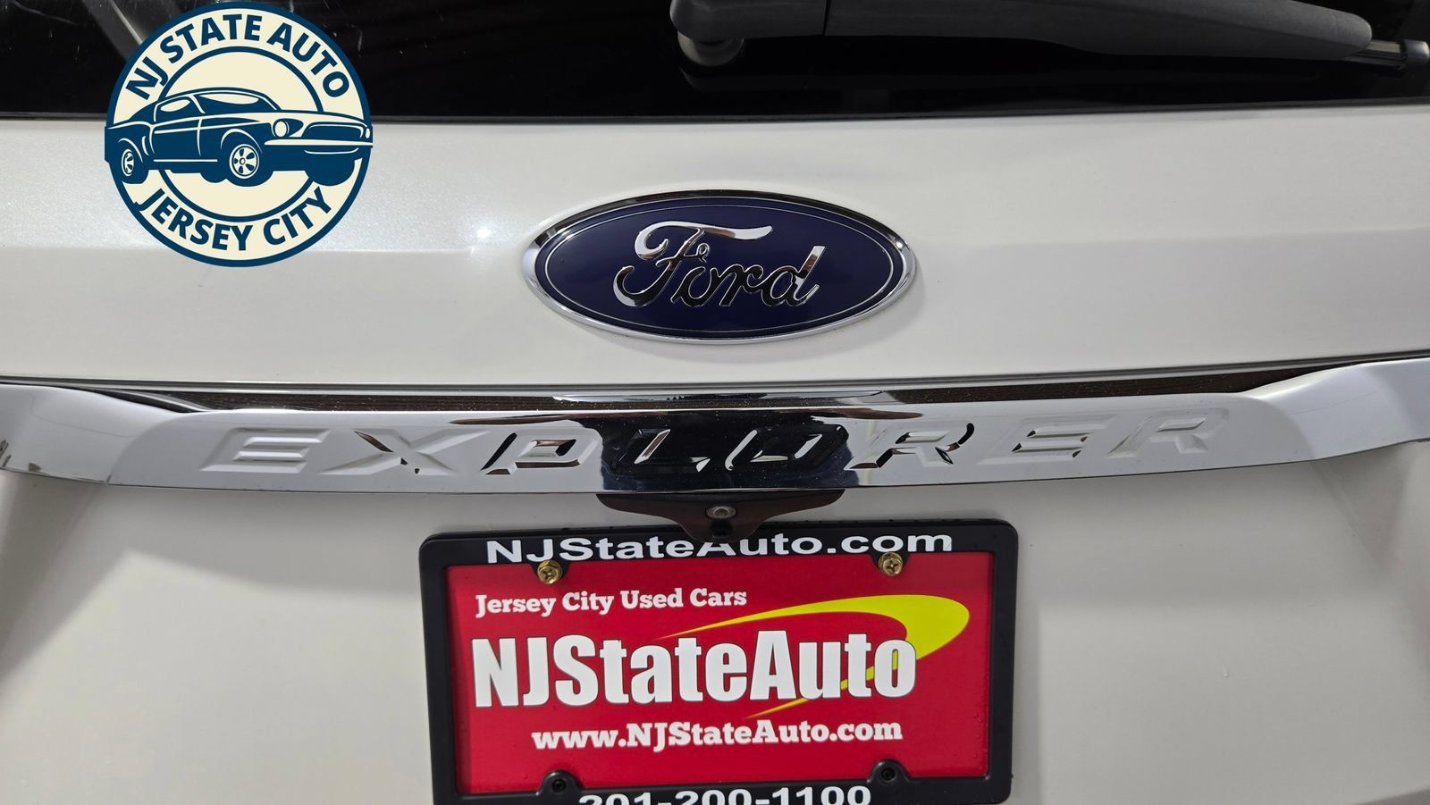 Used 2019 Ford Explorer XLT w/ Equipment Group 202A AWD/4WD image 38