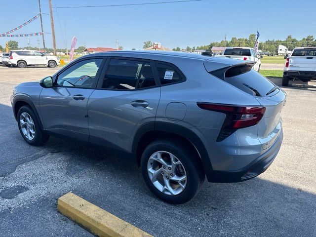 New 2026 Chevrolet Trax LS w/ LS Convenience Package FWD image 13