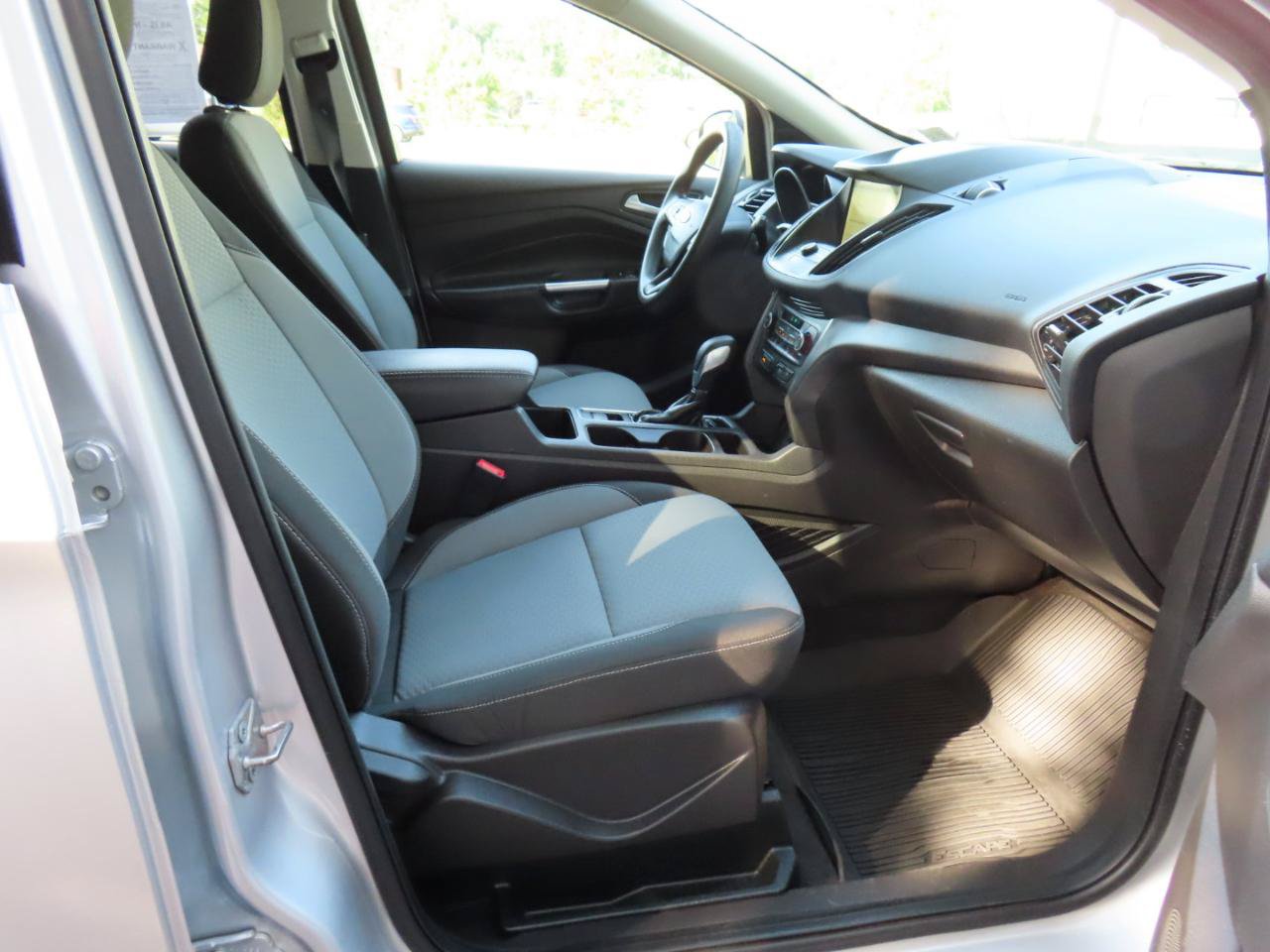 Used 2019 Ford Escape SE FWD image 22