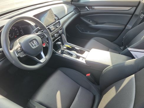 Used 2019 Honda Accord LX image 3