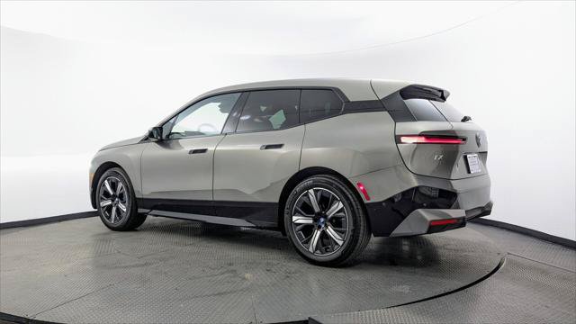 Used 2023 BMW iX xDrive50 w/ Sport Package AWD/4WD image 6