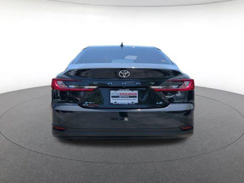 Used 2025 Toyota Camry LE FWD image 5