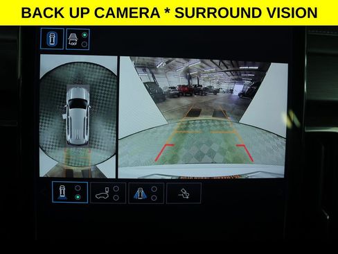 Used 2025 GMC Acadia Elevation image 9