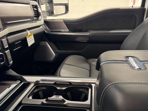 New 2026 Ford F250 Platinum w/ FX4 Off-Road Package image 34