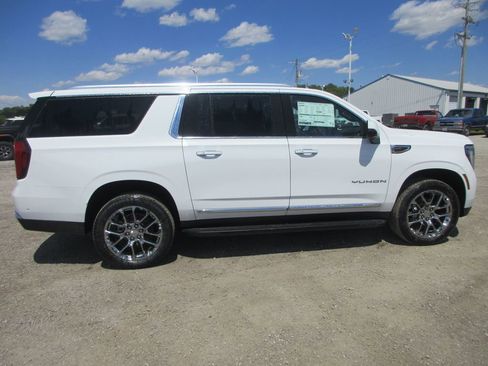 New 2026 GMC Yukon XL Elevation w/ Elevation Premium Package AWD/4WD image 3