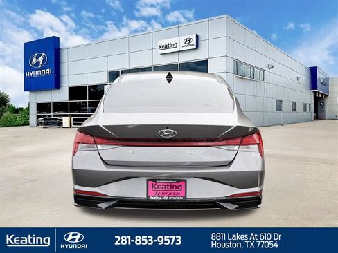 Certified 2022 Hyundai Elantra SEL w/ Convenience + Premium Package FWD image 6