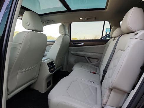 New 2026 Volkswagen Atlas SE FWD image 12