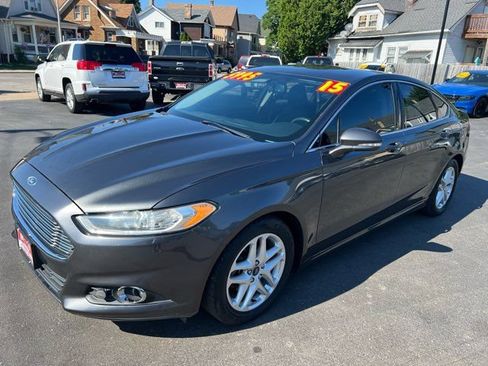 Used 2015 Ford Fusion SE w/ Equipment Group 202A FWD image 3