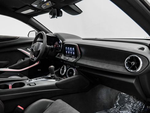 Used 2022 Chevrolet Camaro ZL1 image 40