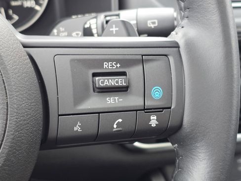 Used 2024 Nissan Rogue SV w/ SV Premium Package image 29