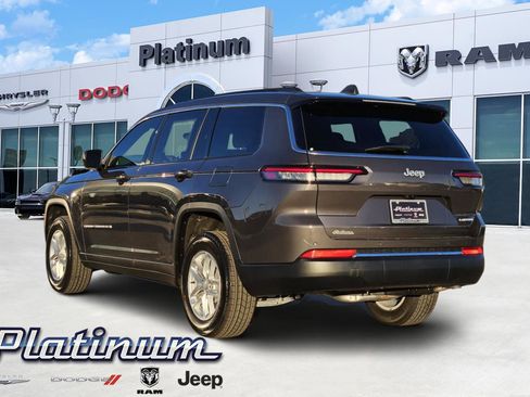 New 2025 Jeep Grand Cherokee L Laredo image 4