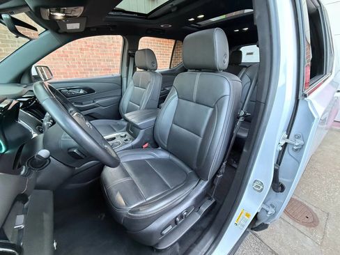 Used 2023 Chevrolet Traverse RS image 22