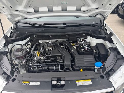 Certified 2023 Volkswagen Taos SE AWD/4WD image 16