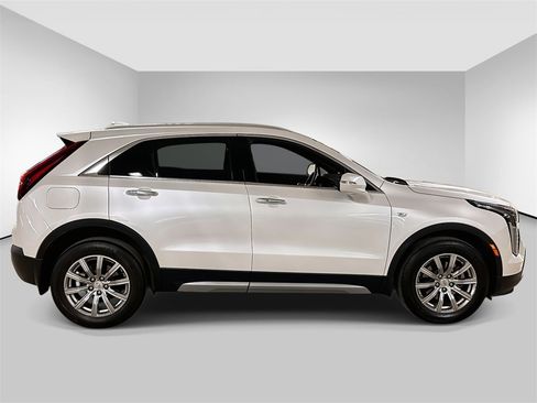 Used 2023 Cadillac XT4 Premium Luxury image 6