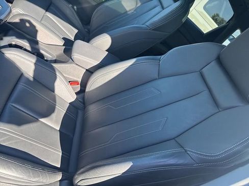 Used 2022 Audi Q4 e-tron Premium Plus image 23