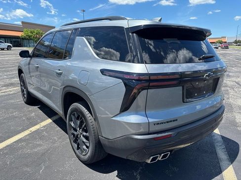 Used 2024 Chevrolet Traverse LT w/ Midnight/Sport Edition FWD image 7