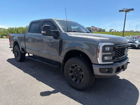 Used 2024 Ford F250 Lariat w/ Sport Appearance Package AWD/4WD image 9