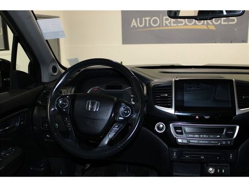 Used 2016 Honda Pilot Touring image 15
