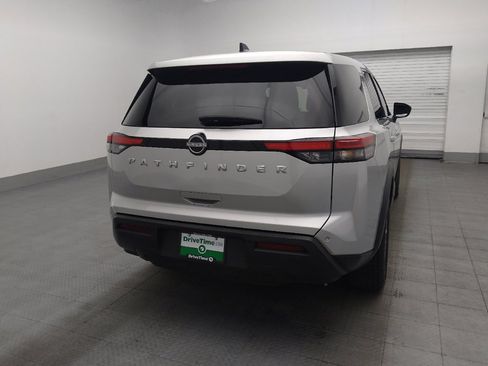 Used 2024 Nissan Pathfinder S FWD image 7