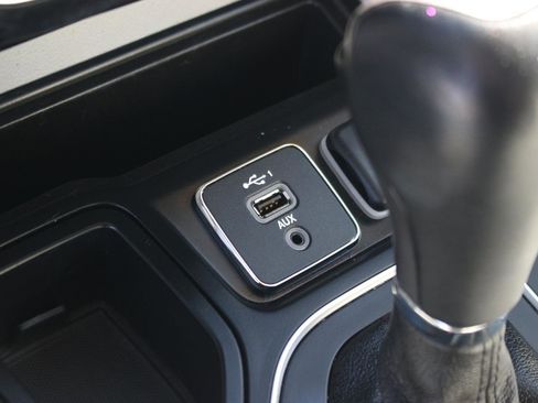 Used 2022 Jeep Cherokee Latitude Lux FWD image 25