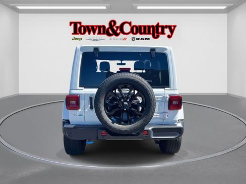 Used 2022 Jeep Wrangler Unlimited Sahara 4xe w/ Cold Weather Group image 6