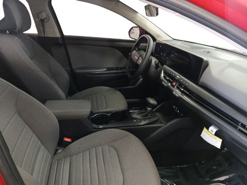 Used 2025 Kia K4 EX image 15