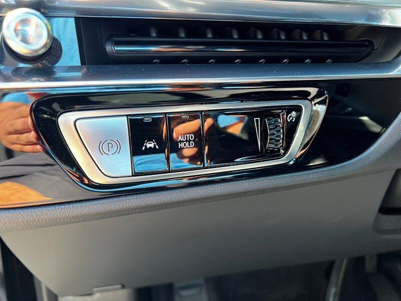 Used 2024 Cadillac Lyriq Sport AWD/4WD image 30