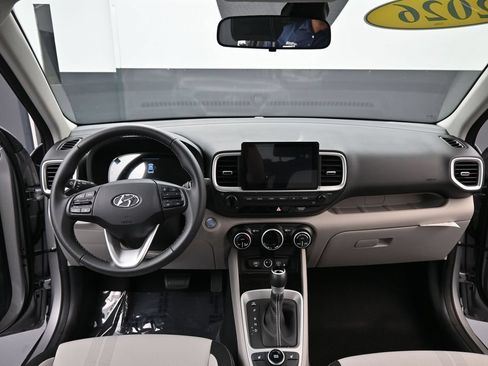 Certified 2026 Hyundai Venue SEL FWD image 10