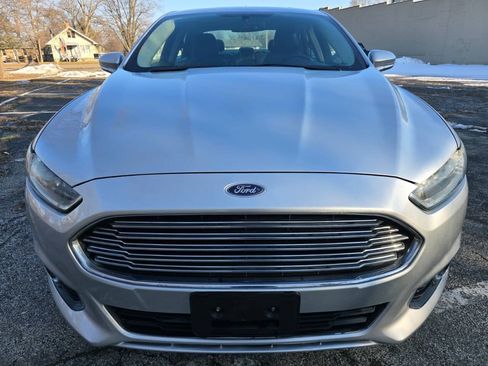 Used 2013 Ford Fusion SE FWD image 2