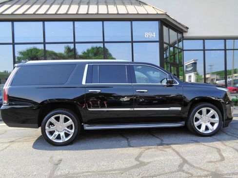Used 2015 Cadillac Escalade ESV Luxury AWD/4WD image 4