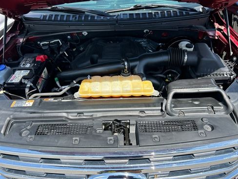 Used 2018 Ford Expedition XLT w/ Equipment Group 202A RWD image 31