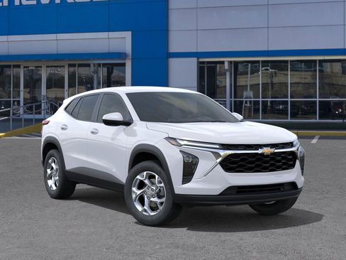 New 2026 Chevrolet Trax LS w/ LS Convenience Package image 7