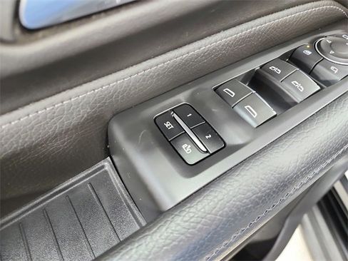 Used 2024 GMC Yukon Denali image 21