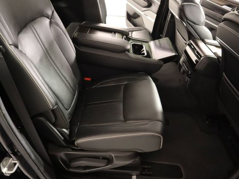 Used 2022 Jeep Grand Wagoneer Series II image 16