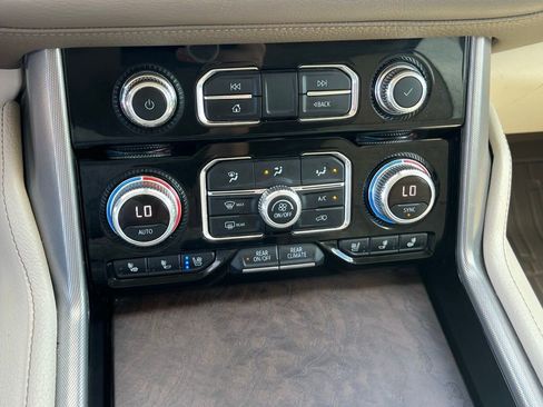 Used 2021 GMC Yukon Denali AWD/4WD image 35