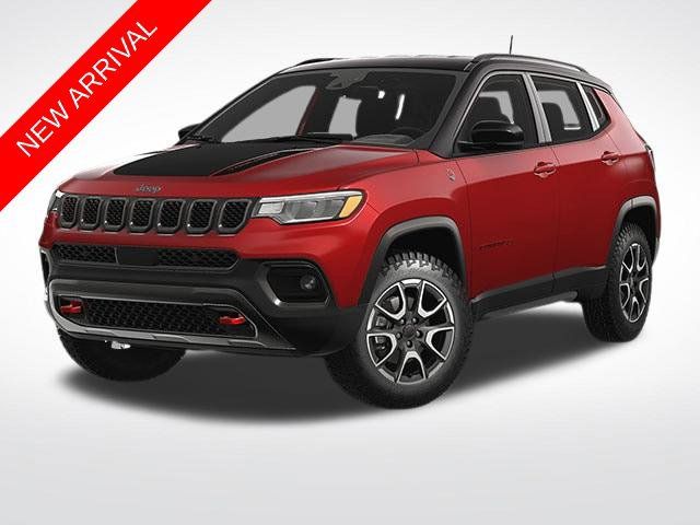 Used 2025 Jeep Compass Trailhawk AWD/4WD image 1
