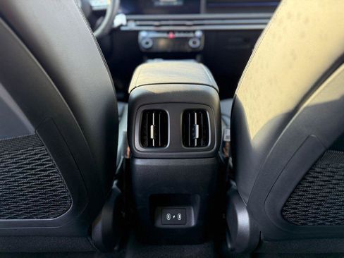 New 2025 Hyundai Tucson Limited image 9