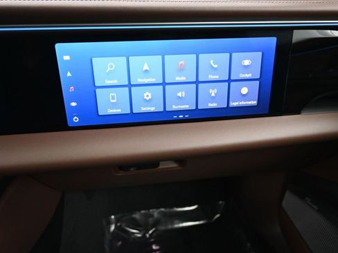 Used 2025 Porsche Macan 4 Electric image 21