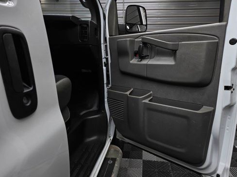 Used 2021 GMC Savana 2500 w/ Driver Convenience Package RWD image 27