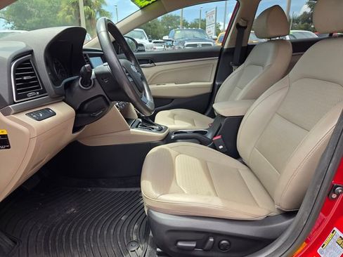 Used 2018 Hyundai Elantra Limited FWD image 12