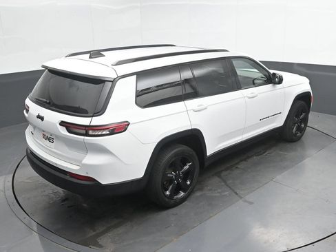 Used 2023 Jeep Grand Cherokee L Laredo AWD/4WD image 12