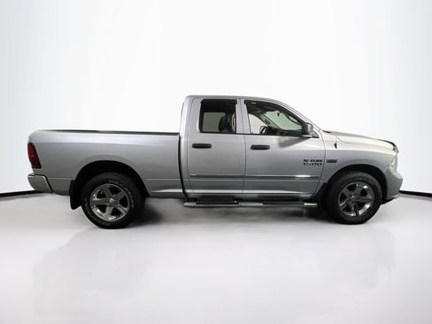 Used 2017 RAM 1500 Express w/ Express Value Package AWD/4WD image 4