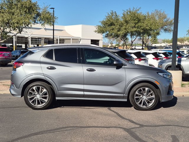 Used 2022 Buick Encore GX Essence w/ Advanced Technology Package FWD image 4