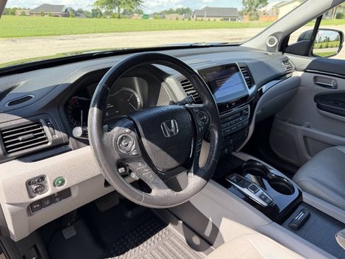 Used 2018 Honda Pilot Elite image 9