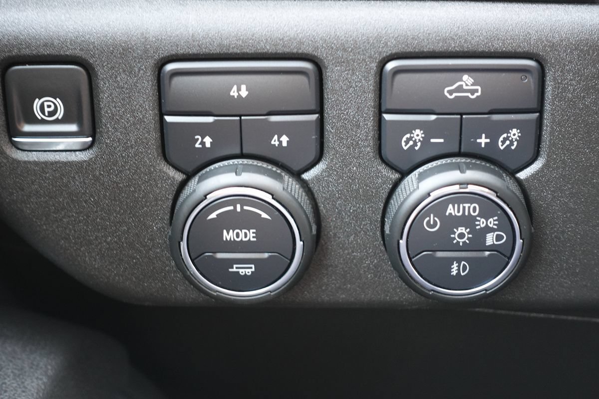 Used 2025 Chevrolet Silverado 2500 LT w/ Convenience Package AWD/4WD image 48