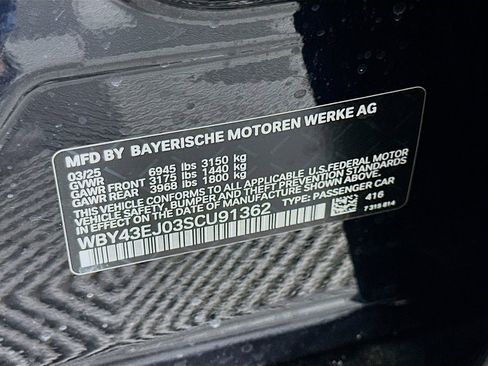 Used 2025 BMW i7 eDrive50 w/ Executive Package image 24