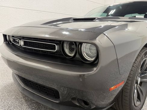 Used 2016 Dodge Challenger SXT RWD image 15