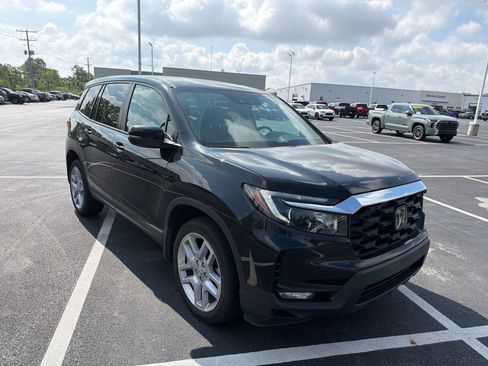Used 2025 Honda Passport EX-L image 8