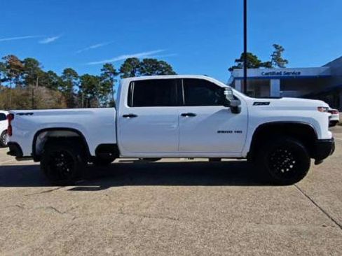 Used 2026 Chevrolet Silverado 2500 Custom w/ Custom Value Package image 8